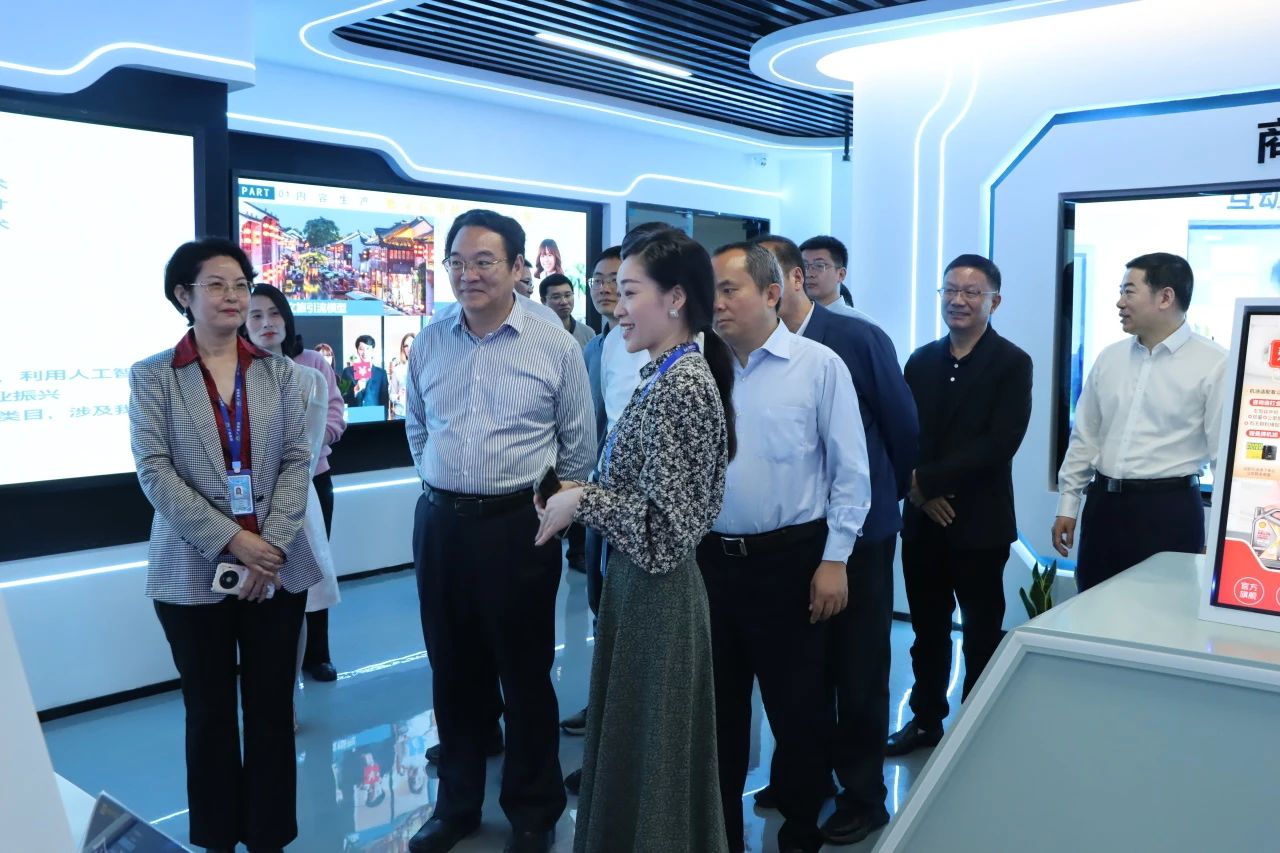 荣迎各地调查团辅导 共创AI智能新未来